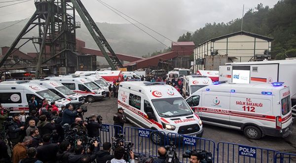 Aumentan a 28 los muertos por explosión en una mina en Türkiye