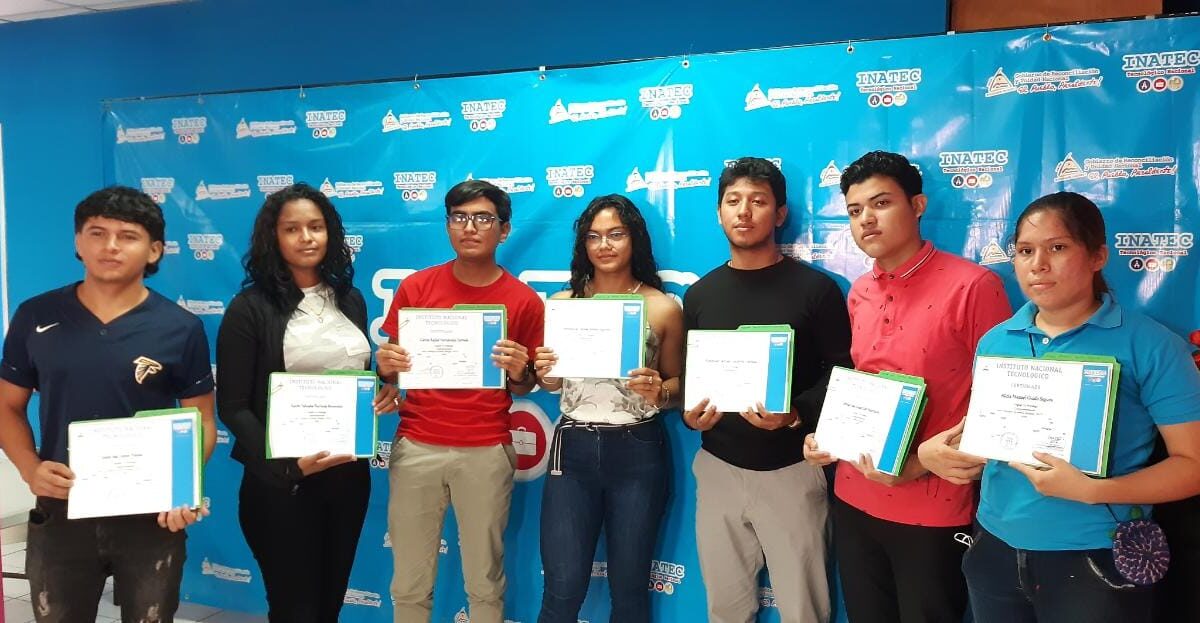 Más de mil jóvenes nicaragüenses culminan curso especializado de inglés