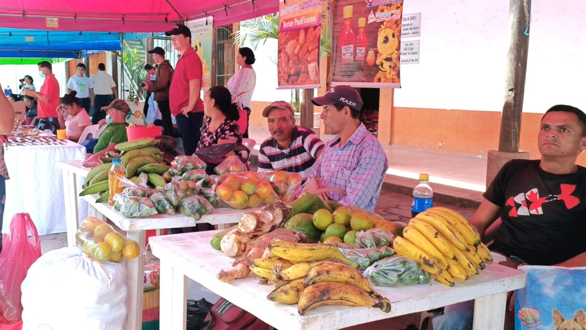 Realizan feria de productos alimenticos en Nueva Segovia