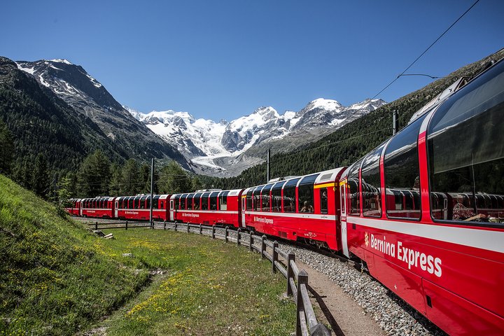 Suiza reclama el récord del tren de pasajeros más largo del mundo