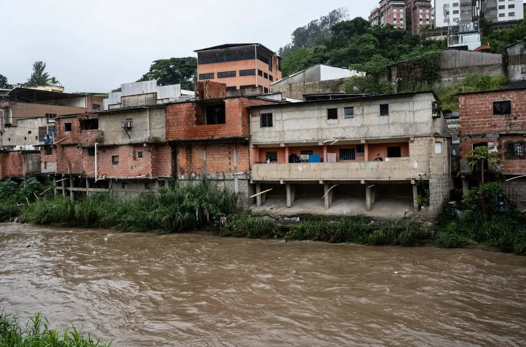 Tormenta tropical Julia amenaza con impactar Colombia