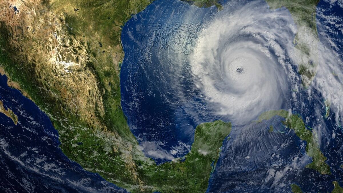 Tormenta tropical Karl amenaza a seis Estados mexicanos