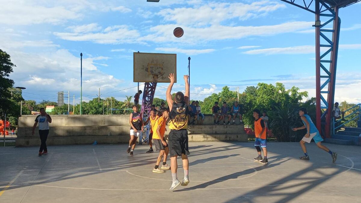 Atletas de municipios de Managua participan en eliminatoria del Tour Nacional de Baloncesto