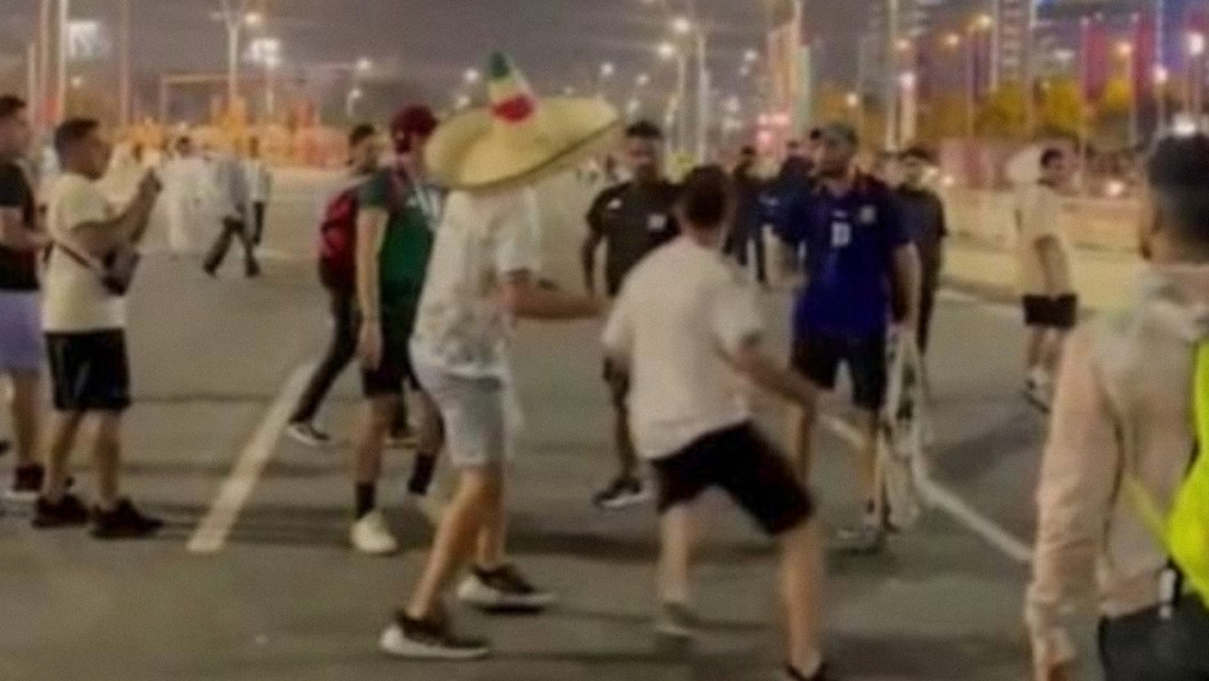 Fanáticos mexicanos y argentinos protagonizan violentos enfrentamientos en Qatar