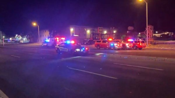 Cinco decesos y más 10 heridos deja tiroteo masivo en Colorado Springs, EE.UU.