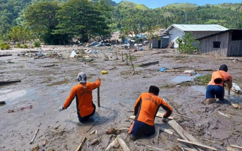 Declaran estado de calamidad tras paso de tormenta Nalgae en Filipinas
