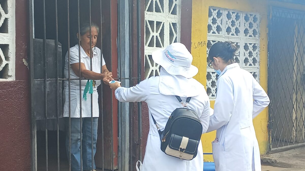 Habitantes del barrio Julio Buitrago completan esquemas de vacunación contra la Covid-19