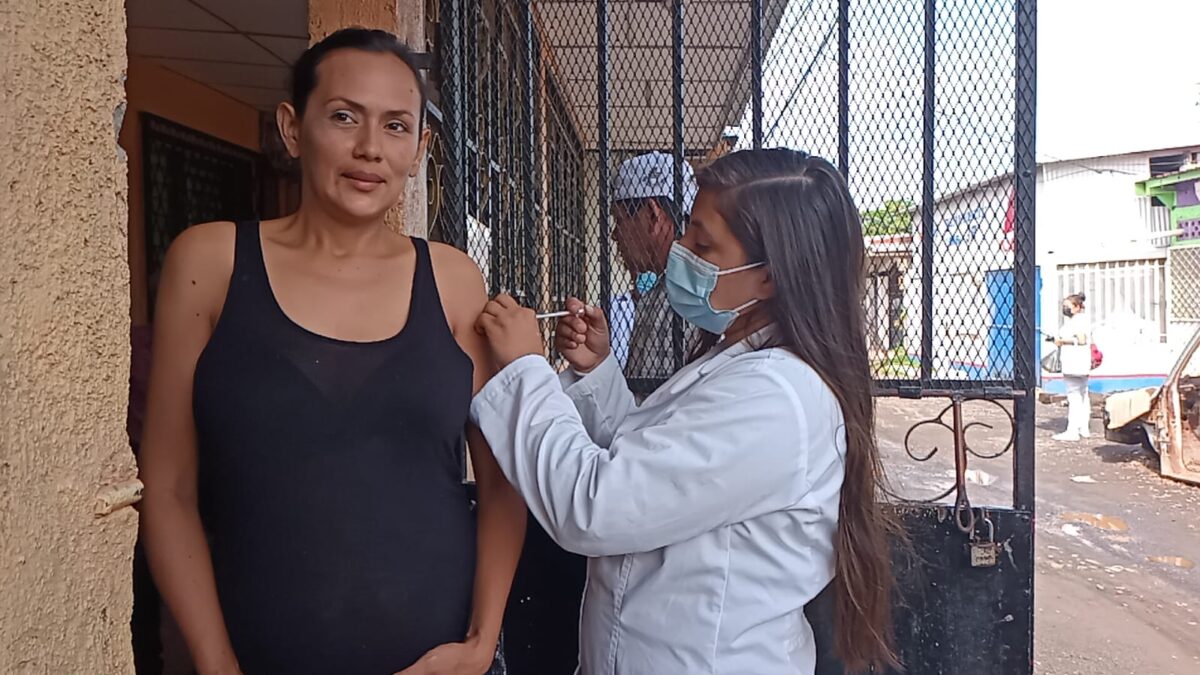 Habitantes del distrito VII de Managua continúan la lucha contra la Covid-19