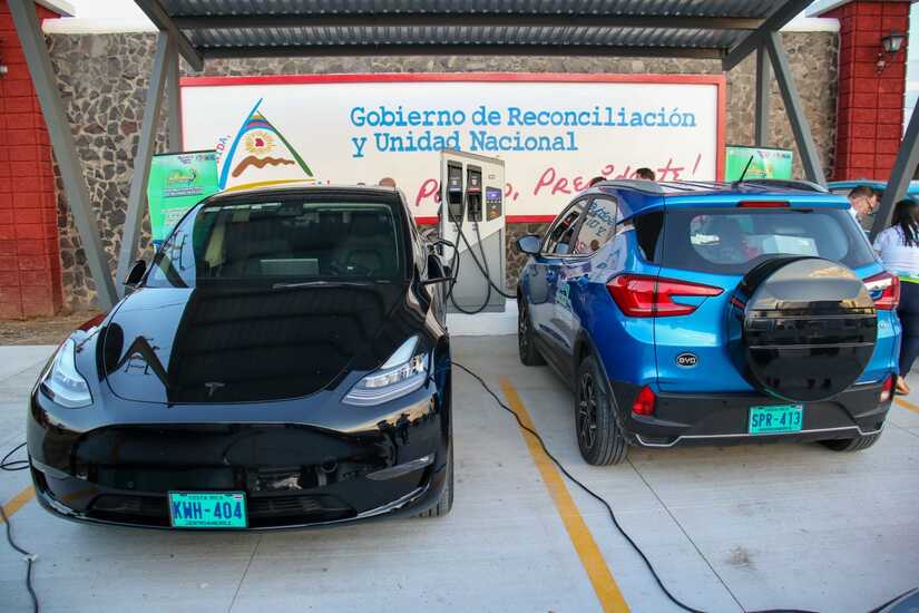 Nicaragua cuenta con modernos puestos de carga de vehículos eléctricos
