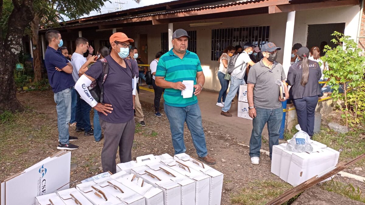 Inicia traslado de material electoral en Estelí