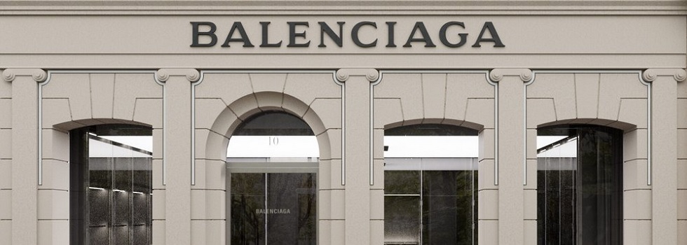Director creativo de Balenciaga pide disculpas tras polémica campaña con niños