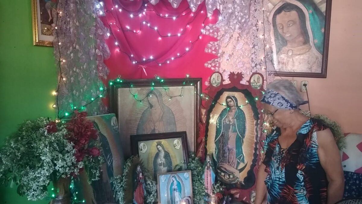 Familia Amaya López celebra con devoción a la virgen de Guadalupe