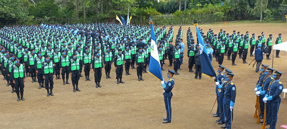 Más de 800 nuevos agentes policiales se ponen al servicio de la comunidad