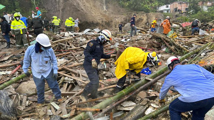 Asciende cifra de víctimas por deslizamiento de tierra en Colombia