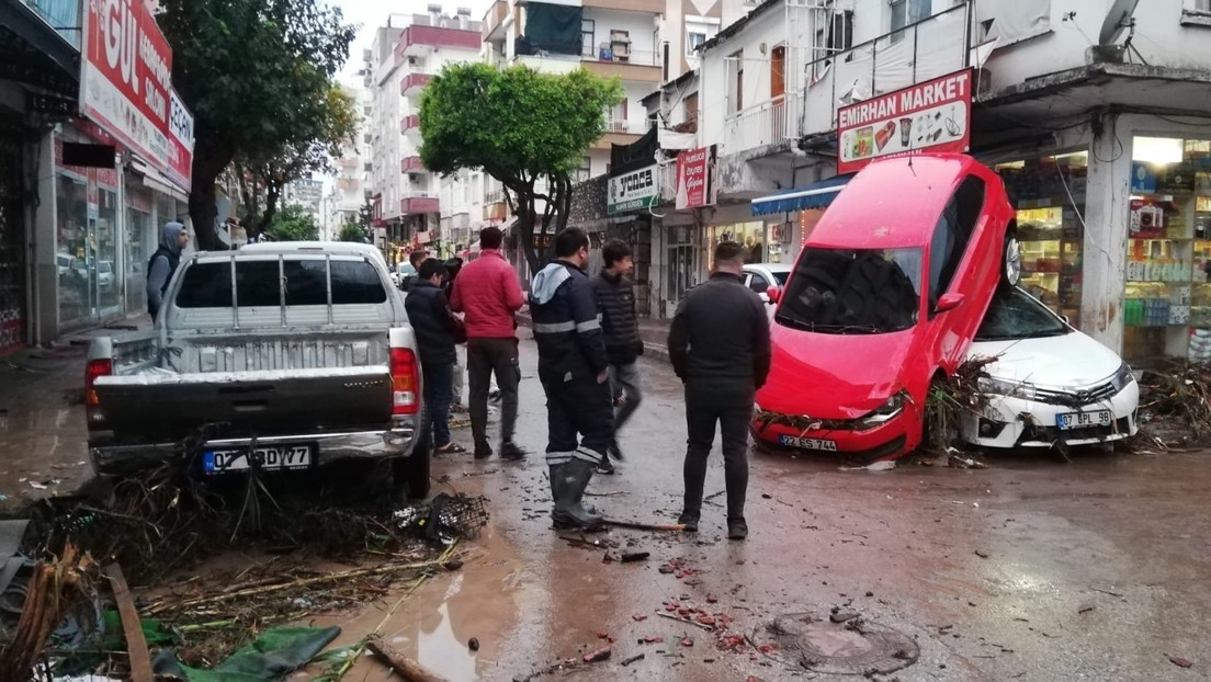 Turquía: lluvias causan las peores inundaciones en Antalya en los últimos 50 años
