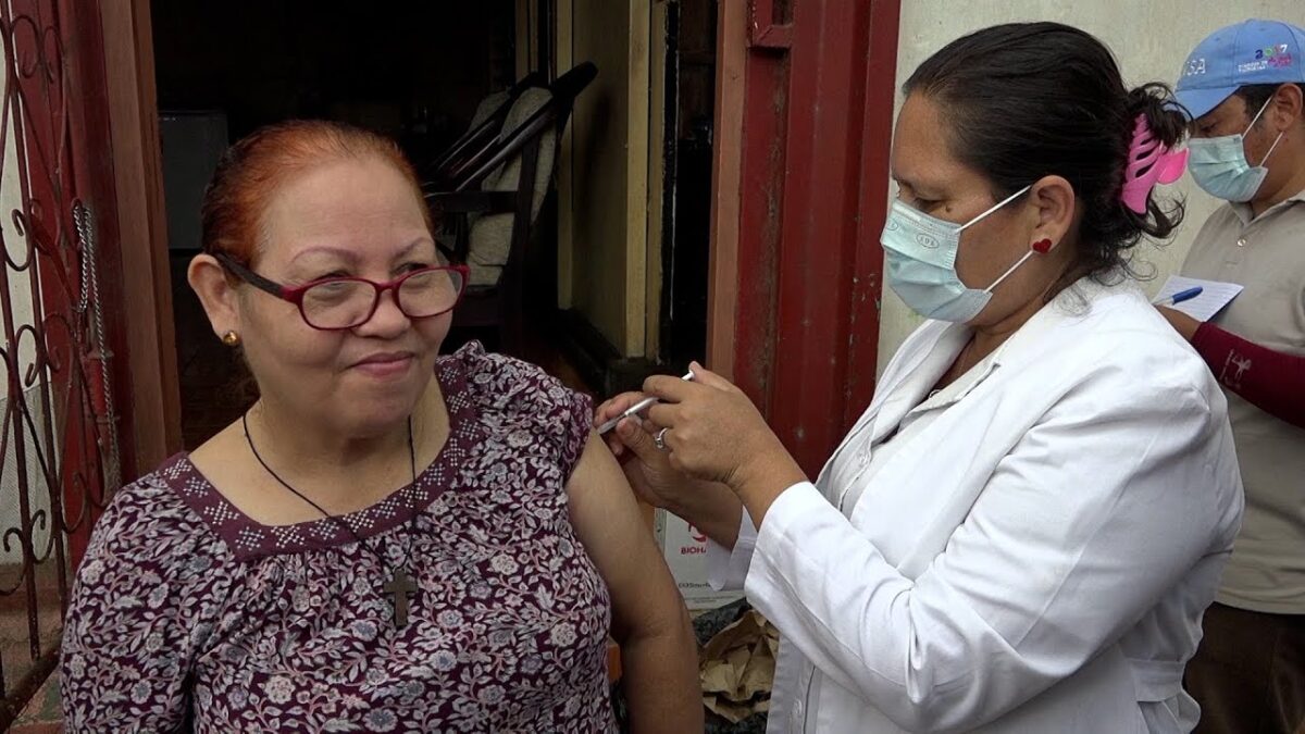 Médicos instan a nicaragüenses no bajar la guardia frente la pandemia