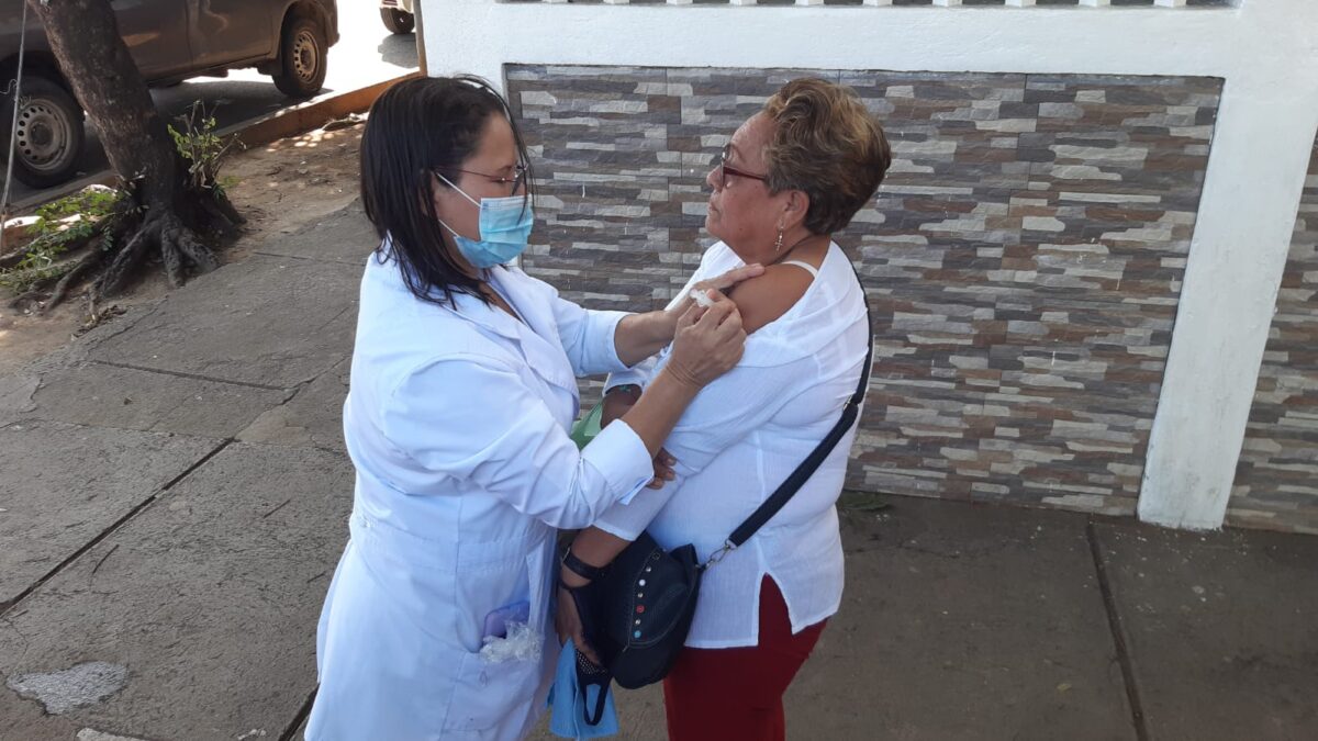 Nicaragua lidera vacunación contra la Covid-19 en Centroamérica
