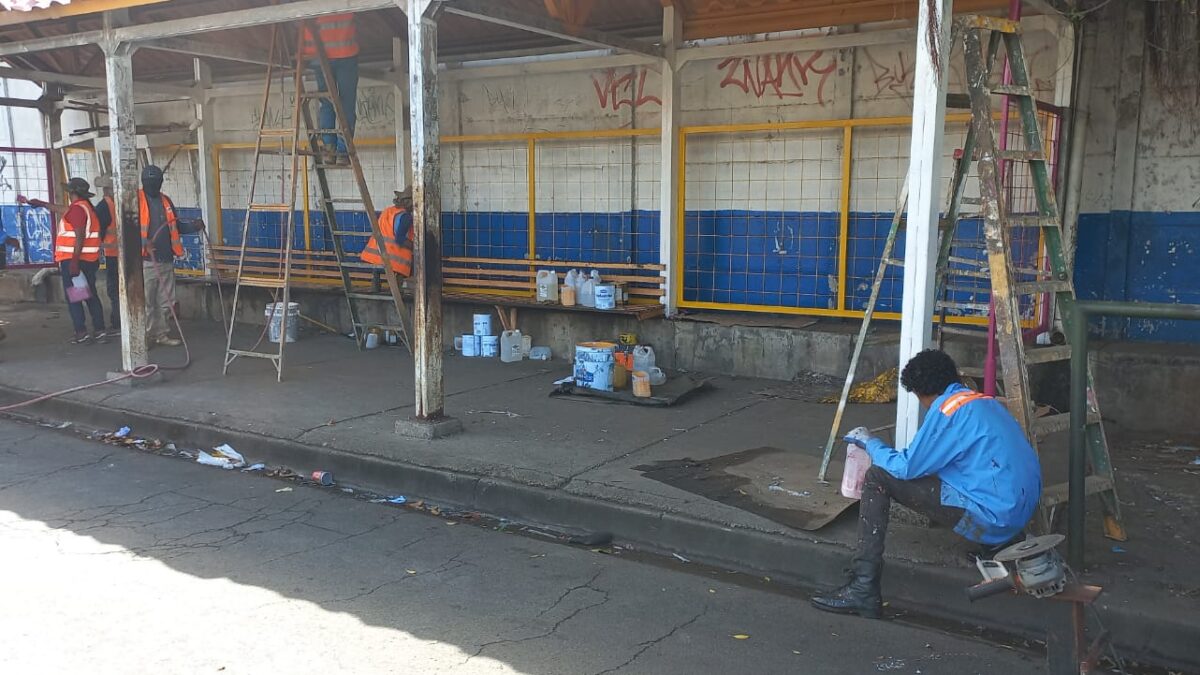 Alcaldía de Managua inicia plan de mantenimiento en las paradas de buses