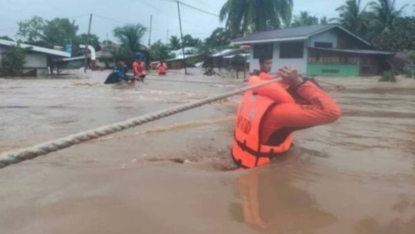 Aumenta a 27 la cifra de muertos por fuertes lluvias en Filipinas