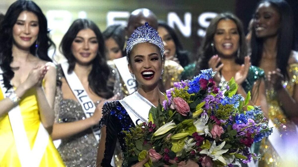 R’Bonney Gabriel, Miss Estados Unidos, se corona Miss Universo 2022
