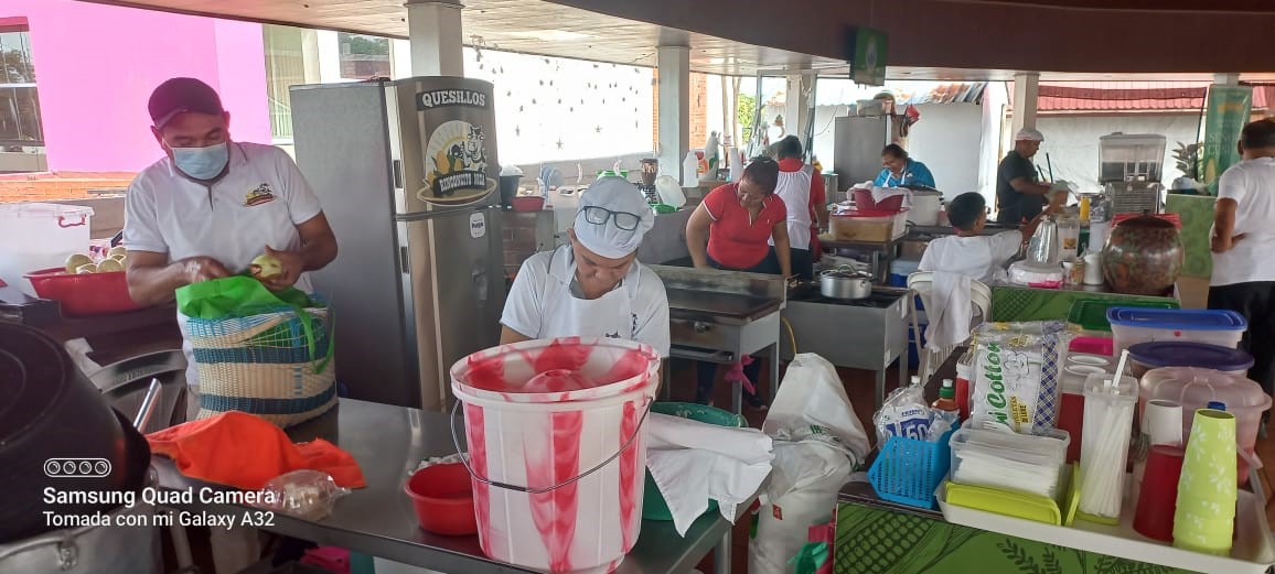 Gran afluencia de visitantes en el Tiangue Hugo Chávez en los primeros días del año