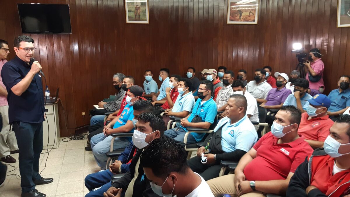 Inician capacitaciones a conductores de caponeras en Nicaragua
