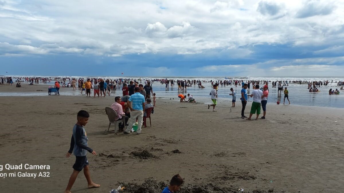 Miles de familias visitan las playas del Pacífico para recibir el año nuevo 2023
