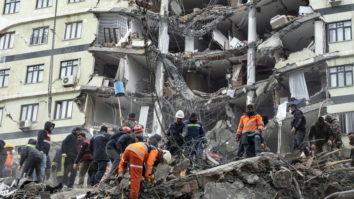 Aumenta a más de 12 mil el número de muertos por el terremoto en Turquía