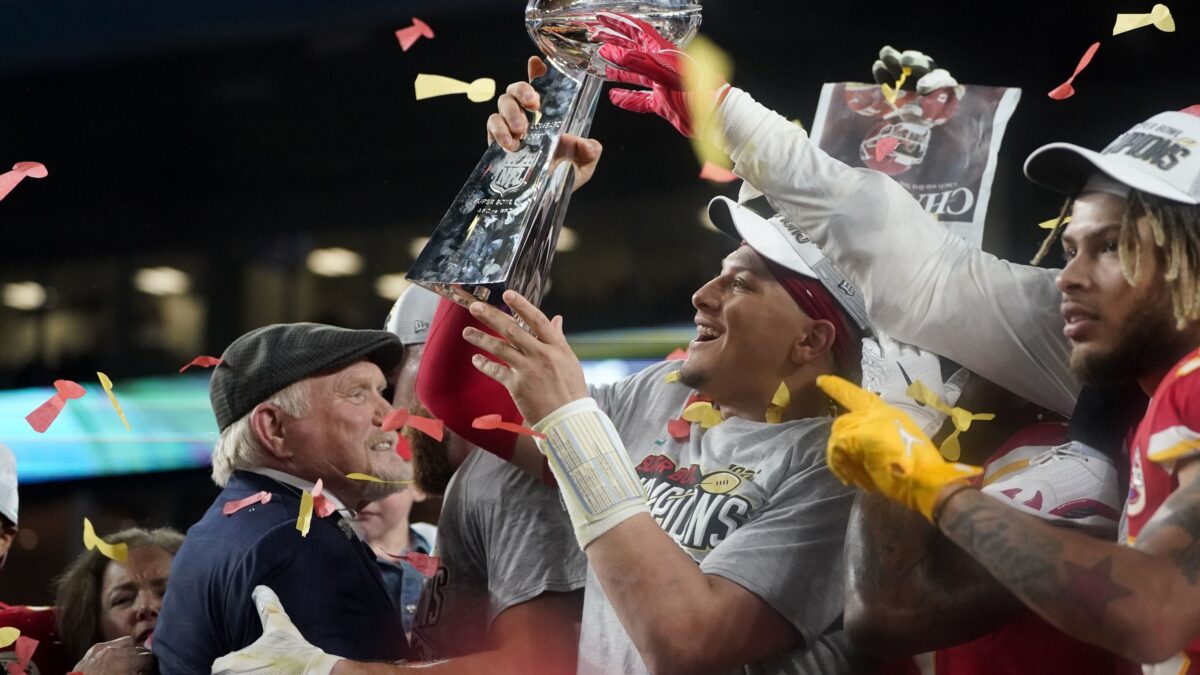 Kansas City Chiefs se consagra campeón del Super Bowl tras remontar a los Philadelphia Eagles