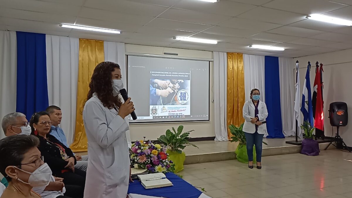 Médicos concluyen diplomado de cirugía laparoscópica en el hospital Manolo Morales