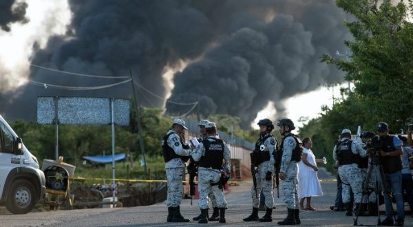 Incendios en instalaciones de Pemex deja 8 heridos y 5 desparecidos