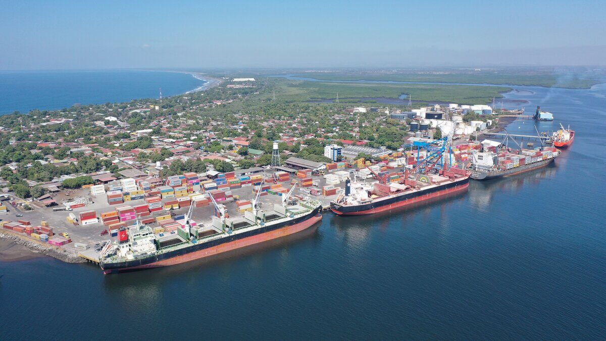 Puertos nicaragüenses mantienen dinamismo en el transporte marítimo comercial