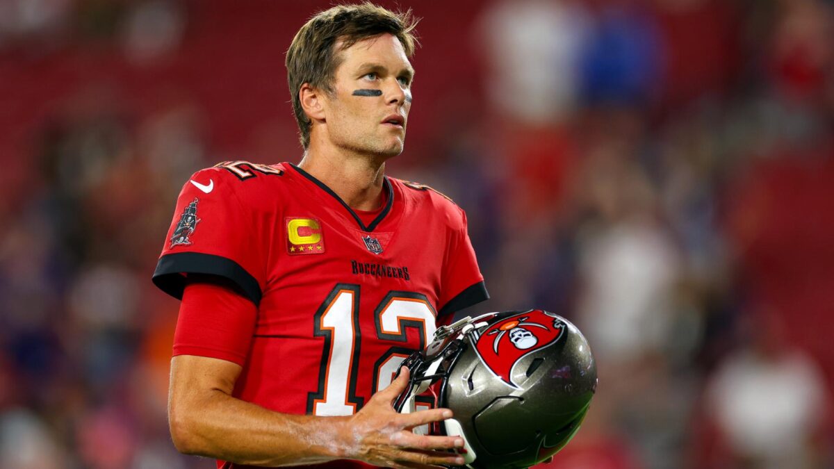 Tom Brady pone fin a su carrera como jugador de la NFL