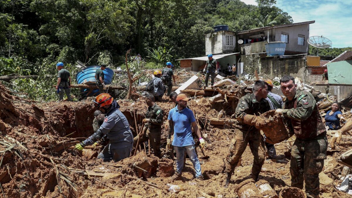 Brasil: aumenta a 64 los muertos tras lluvia en Sao Paulo