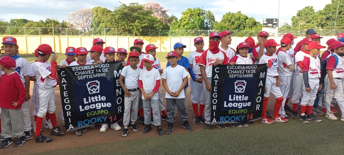 Inauguran pequeña liga de béisbol William Sport de Managua