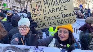 Miles de franceses salen a las calles para protestar contra reforma de pensiones