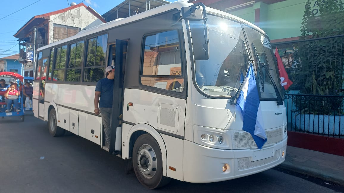 Nuevos buses rusos circulan en Chinandega