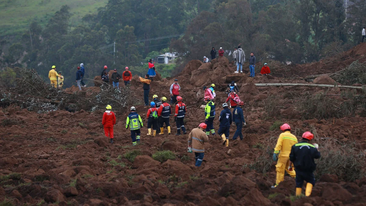 Asciende cifra de muertos por alud de tierra en Ecuador