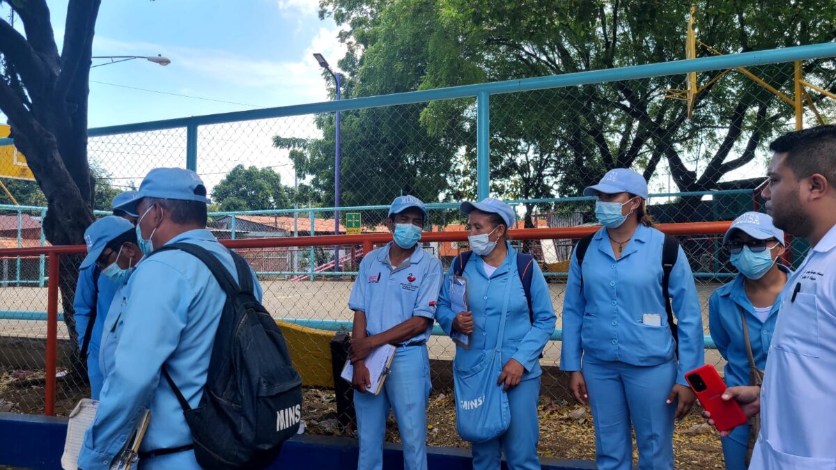 Avanza jornada de abatización en el barrio Nora Astorga de Managua