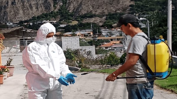 Ecuador inicia vacunación contra la gripe aviar
