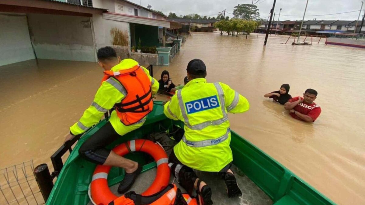 Inundaciones dejan casi 35 mil evacuados en Malasia