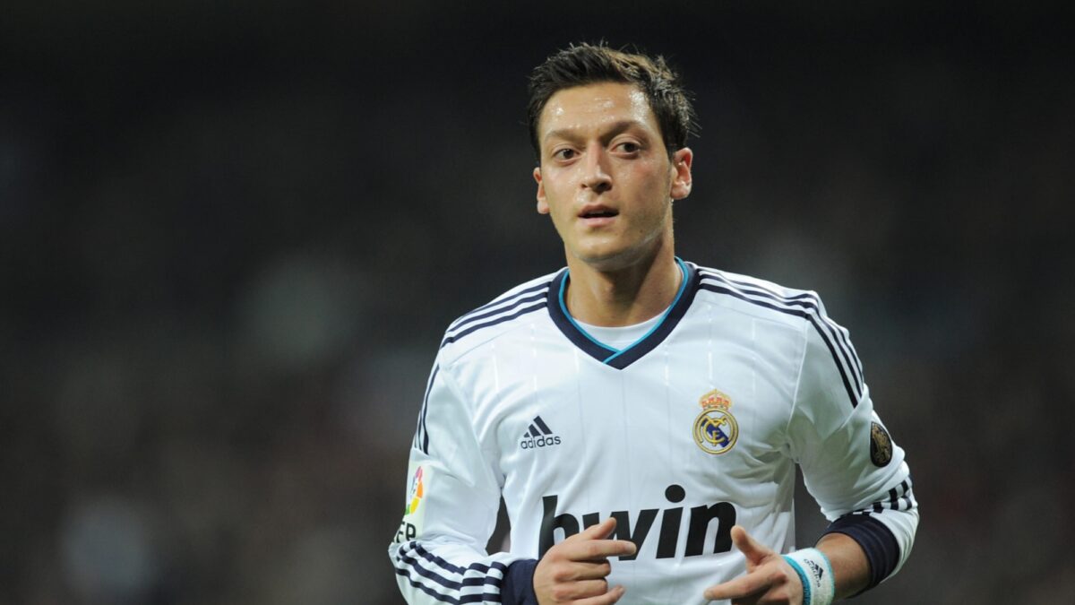 Mesut Özil anuncia su retiro del fútbol profesional