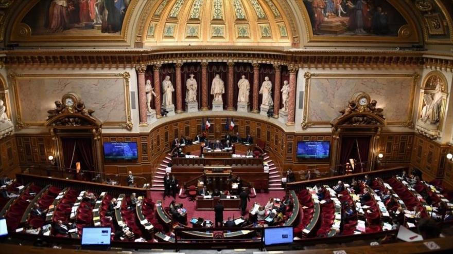 Senado francés aprueba controversial proyecto de reforma al sistema de pensiones