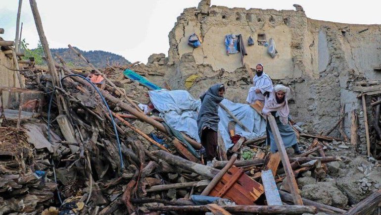 Terremoto de magnitud 6,5 deja tres muertos en Afganistán