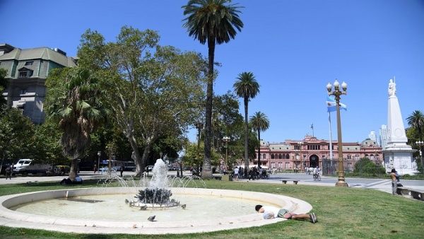 Decretan alerta roja por ola de calor extremo en Buenos Aires, Argentina