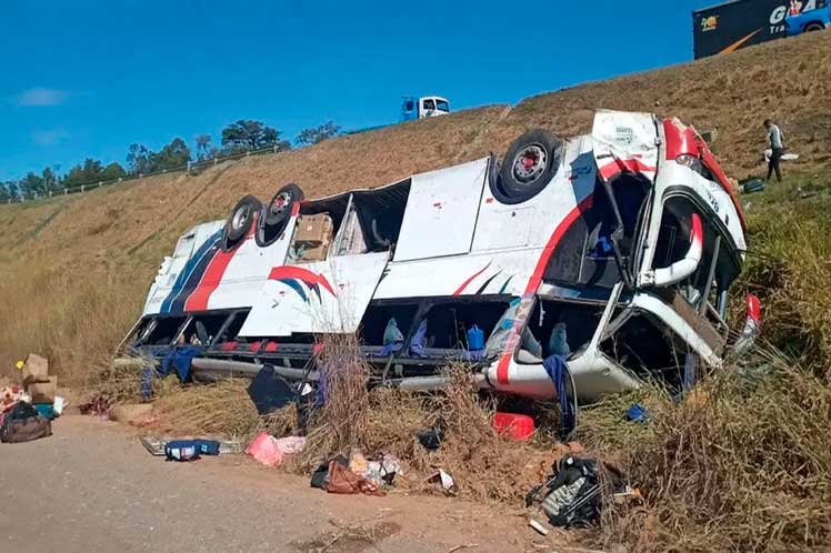 Tres fallecidos en un accidente de autobús en Brasil