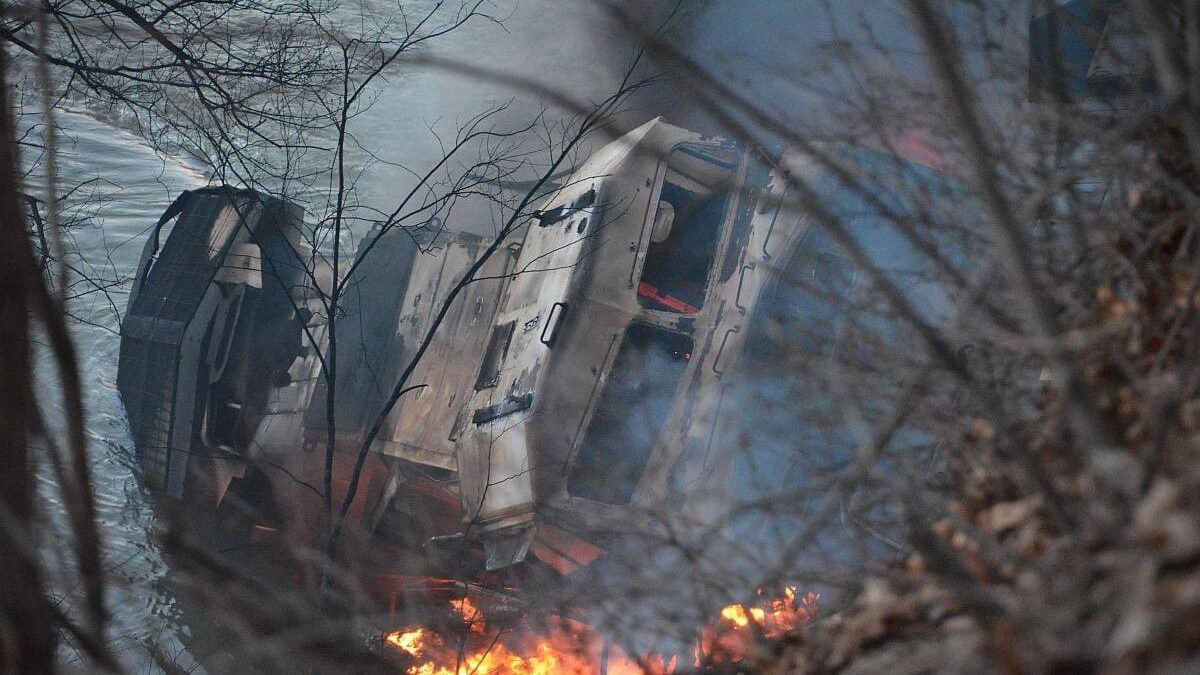 Tres heridos deja descarrilamiento de tren en West Virginia, EE.UU.