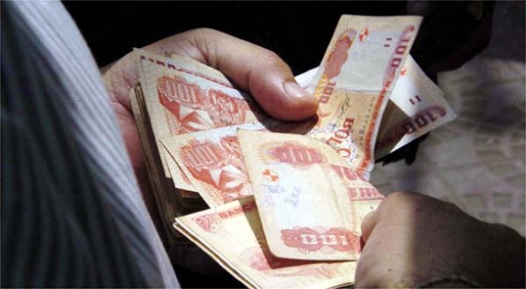Bolivia anuncia aumento del 5% en el salario mínimo nacional