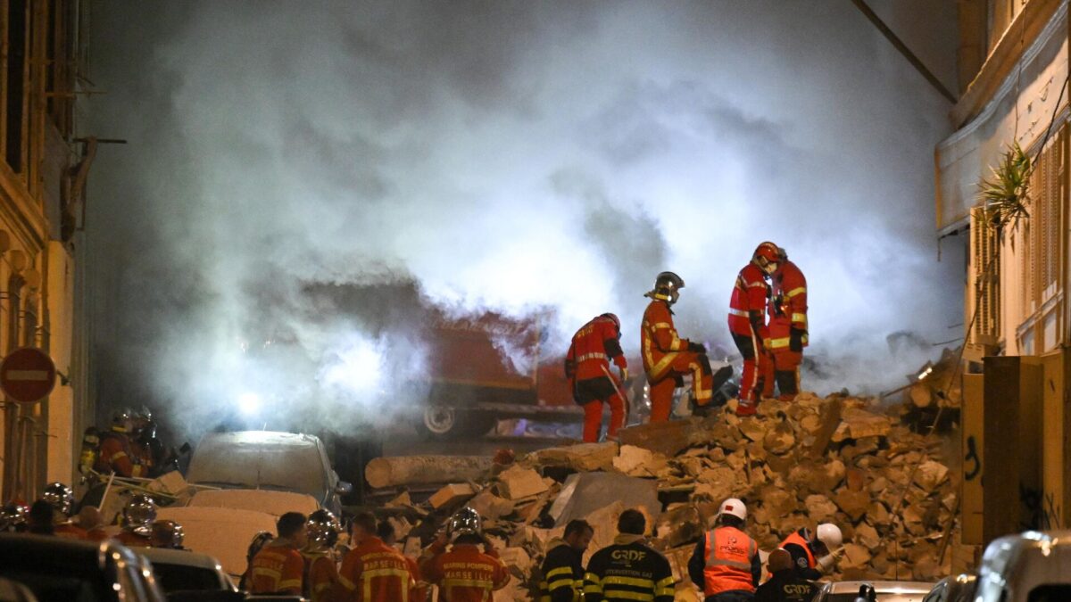 Derrumbe de un edificio de apartamentos deja cinco heridos en Marsella, Francia