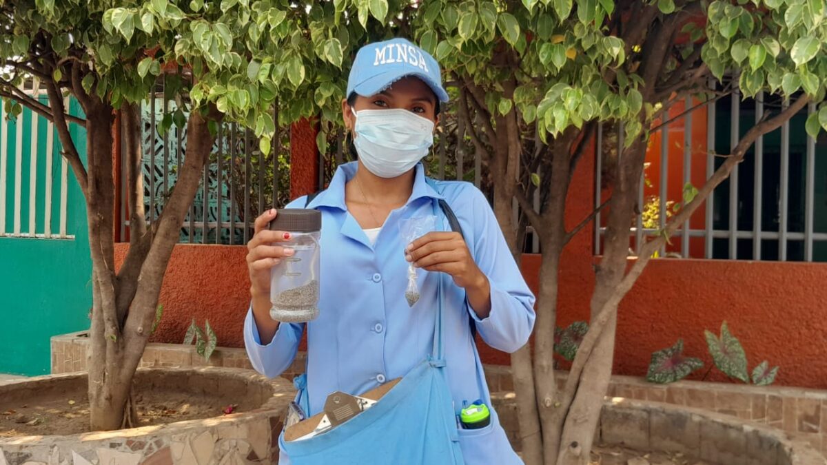 Habitantes del distrito IV de Managua combaten al zancudo Aedes Aegypti